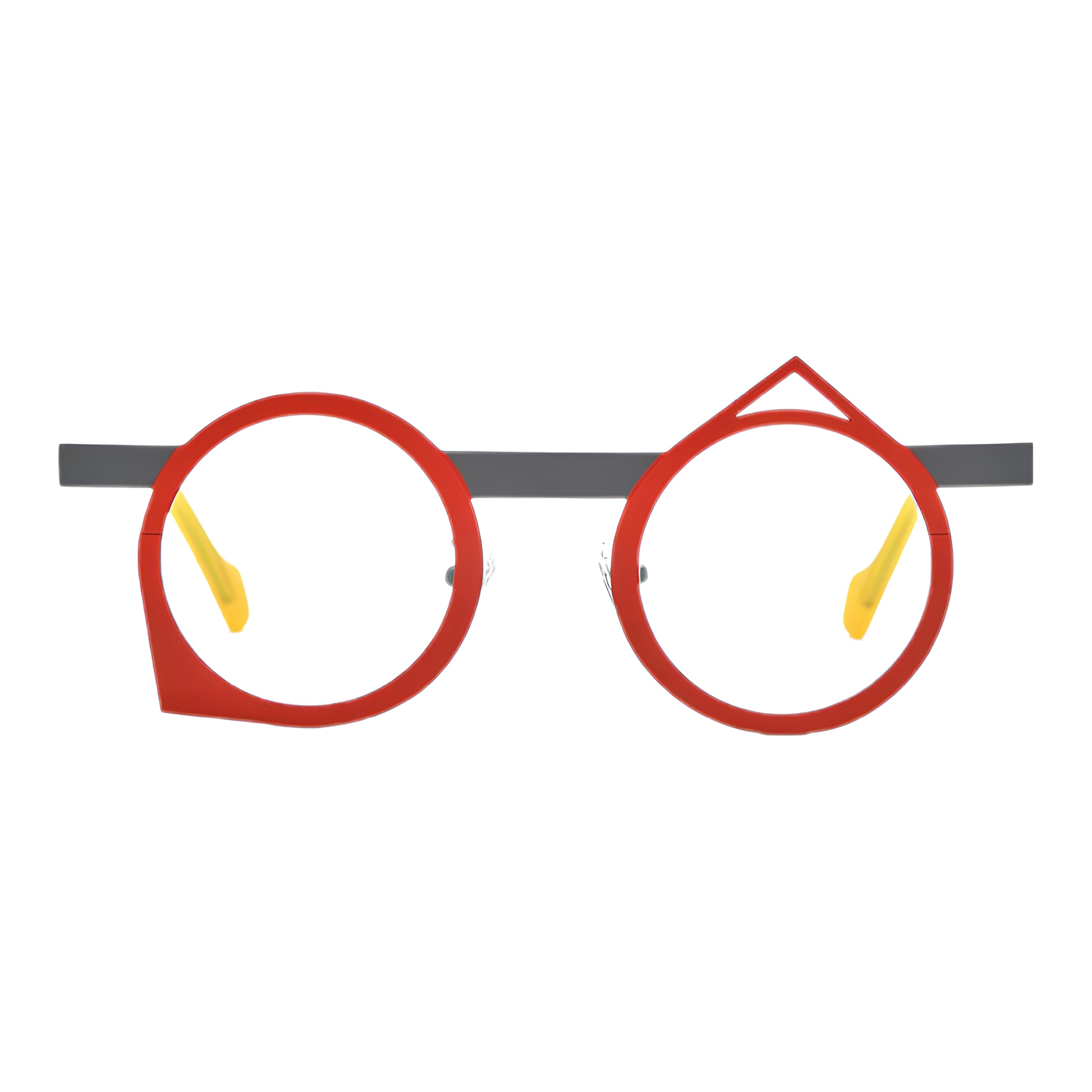 Vue de face de lunettes fantaisistes asymétriques rouges, grises et jaunes. La monture gauche est circulaire avec un pan coupé, la droite est circulaire avec une pointe