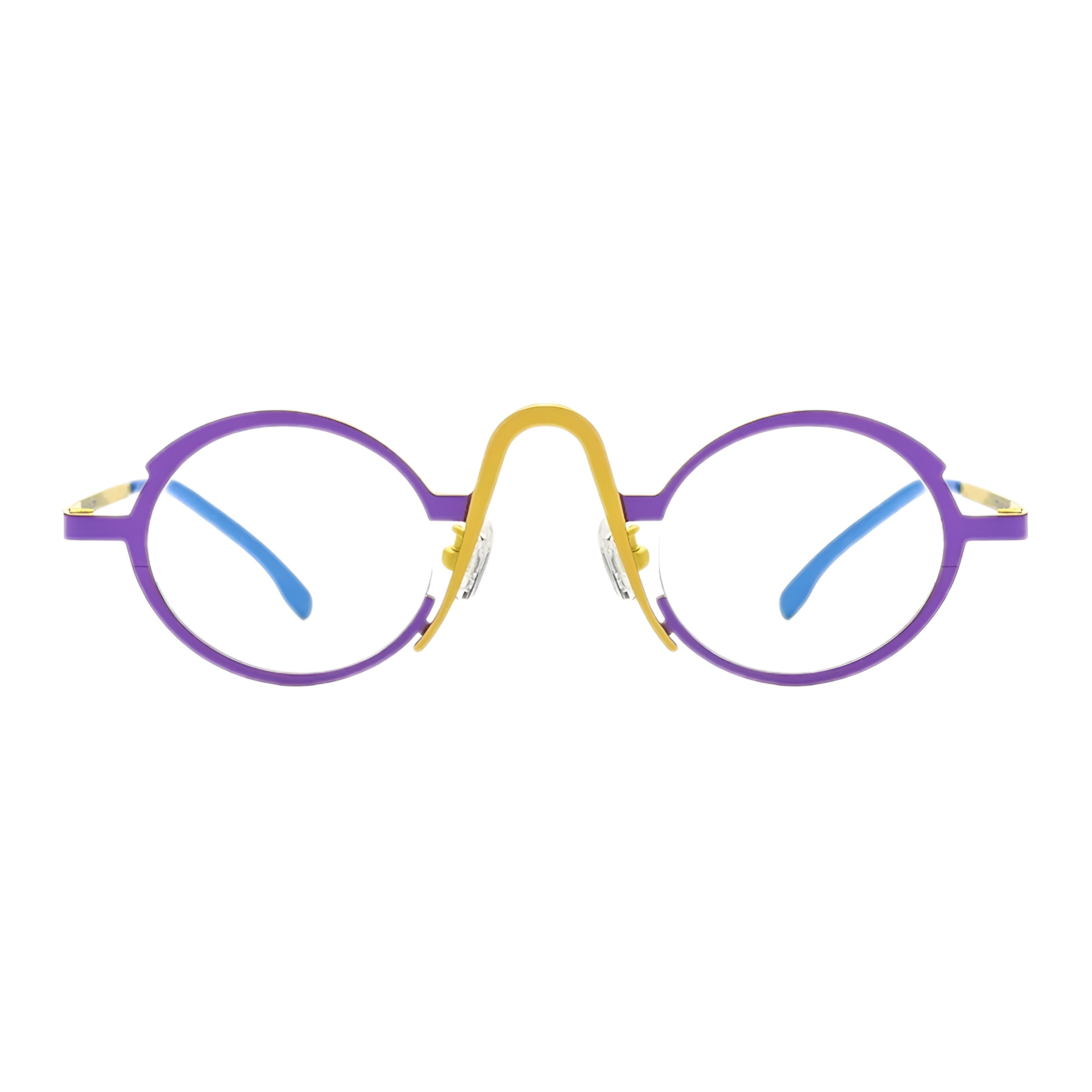 Une paire de lunettes de vue rondes avec une monture violette audacieuse, un pont nasal jaune sculptural et des branches fines bicolores